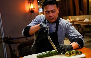 Midtown Hotel Surabaya Sajikan Menu Inovatif “Rendang Sushi” Sambut Hari Raya Idul Adha Midtown Hotel Surabaya Sajikan Menu Inovatif “Rendang Sushi” Sambut Hari Raya Idul Adha (foto : ist)