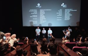 Pemain Film Perang Kota, Hadir dan Langsung Menyapa Penonton Surabaya Pemain Film Perang Kota, Hadir dan Langsung Menyapa Penonton Surabaya (foto : ist)