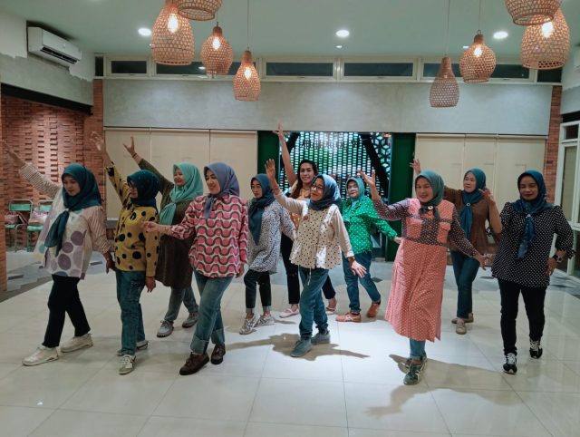 Mocca Line Dance : Awalnya Bertetangga, Sekarang Solid Dalam Satu Komunitas (dokpri)