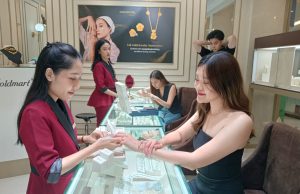 Goldmart Hadir dengan Wajah Baru di Tunjungan Plaza 3, Luncurkan Konsep Wedding Eternati Goldmart Hadir dengan Wajah Baru di Tunjungan Plaza 3, Luncurkan Konsep Wedding Eternati (foto : ist)