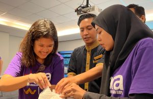 Rayakan Hari Disabilitas Dunia, Ascott Waterplace Surabaya Ajak Remaja Difabel Belajar Teknologi Kekinian dan Keahlian Profesional Hotel Rayakan Hari Disabilitas Dunia, Ascott Waterplace Surabaya Ajak Remaja Difabel Belajar Teknologi Kekinian dan Keahlian Profesional Hotel (foto : ist)