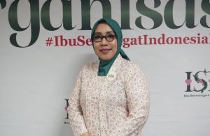 Hari Biru Di Tengah Demo Kecemasan Buruh Ning Prita Eksimaningrum, Founder & Direktur Utama Organisasi Pemberdayaan Perempuan dan Pelestarian Budaya - Ibu Semangat Indonesia Kuat (foto : ist)