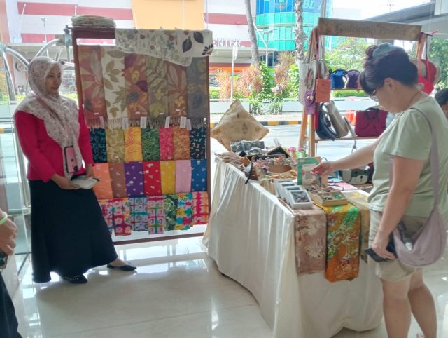 Ascott Waterplace Gelar Pasar Sabtu Bertema Sustainable Life, Komitmen Dukung Pengembangan UMKM (foto : ist) Ascott Waterplace Gelar Pasar Sabtu Bertema Sustainable Life, Komitmen Dukung Pengembangan UMKM (foto : ist)