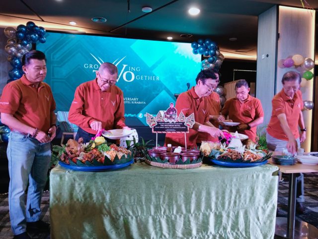 Growing Twogether : The Southern Hotel Surabaya Rayakan 2nd Anniversary dalam Suasana Pasar Malam Meriah (foto : ist)