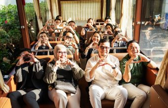 Lamora Kota Lama Perkenalkan Wajah Surabaya Dengan Bus Surabaya Sightseeing And City Tour