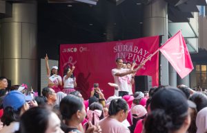 Walk With Her, Surabaya in Pink : Wujud Kepedulian Untuk Pejuang dan Penyitas Kanker Payudara