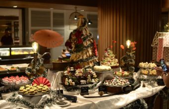 DoubleTree by Hilton Surabaya Siapkan Tema Spesial di Natal Hingga Perayaan Tahun Baru 2026