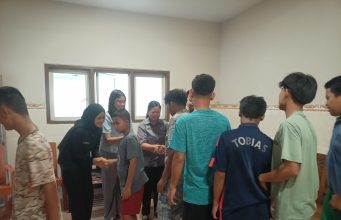 Grand Whiz Hotel Trawas Salurkan Santunan ke Yayasan Dorkas dalam Rangka Natal 2025