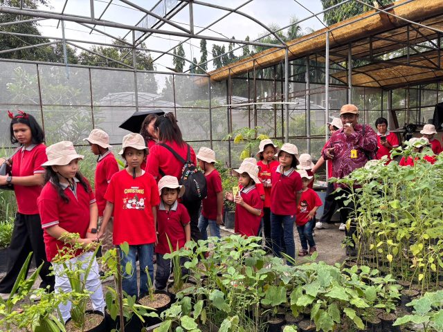 bec3ac8e-6013-49a4-986d-1e583a030bc6