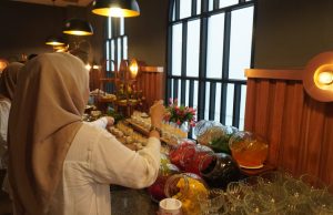 Halalbihalal Mewah Mulai Rp125 Ribu! Aston Inn Jemursari Sajikan All You Can Eat Favorit Warga Surabaya