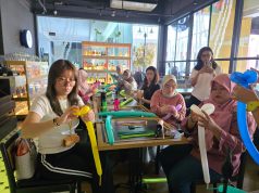 Workshop Buket Balon : Diwarnai Balon, Tawa dan Kreativitas di ARTOTEL Hayam Wuruk Surabaya