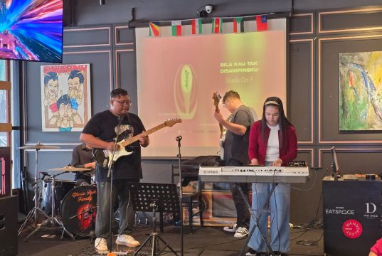 Ekspresiku : ARTOTEL Hayam Wuruk Surabaya Hadir Sebagai Panggung Musik Talenta Muda
