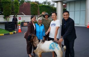 Melayani dengan Hati : Atria Hotel Malang Berbagi di Momen Idul Adha