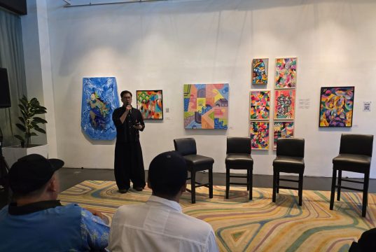 Fraktal : ARTSPACE ARTOTEL Hayam Wuruk Surabaya Hadirkan Eksplorasi Bentuk dan Warna