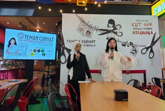 Stefani Gabriela Luncurkan Buku Perdana “Setelah Aku Cut Off Warisan Trauma Keluarga” di Acara Teman Curhat