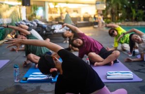 Wyndham Surabaya City Centre Peringati Hari Yoga Internasional 2026 dengan Sunset Yoga