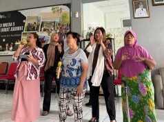 Hotel Ciputra World Surabaya Wujudkan Kepedulian Sosial melalui Kegiatan CSR di Griya Wreda Surabaya