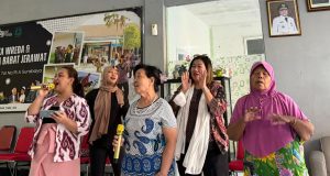 Hotel Ciputra World Surabaya Wujudkan Kepedulian Sosial melalui Kegiatan CSR di Griya Wreda Surabaya