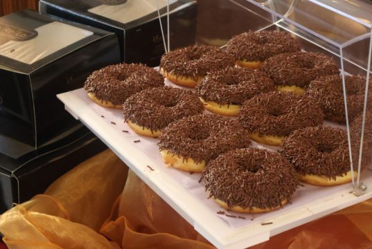Swiss-Belinn Manyar Surabaya Luncurkan Donat Tempo Doeloe, Oleh-Oleh Manis Bernuansa Nostalgia