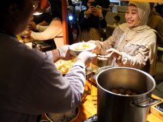 Makan Siang Mewah Tak Harus Mahal, The Alana Surabaya Hadirkan All You Can Eat dengan Signature Nasi Goreng Babat Lava Pijar