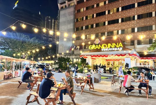 Grand Inna Tunjungan Rayakan Bulan Kemerdekaan Lewat Pasar Legi, Dukung UMKM Lokal