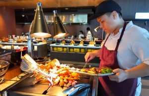 Aloft by Marriott Surabaya Pakuwon City Hadirkan “Sunday Brunch: From Mekong to Malacca” di Vibe Restaurant