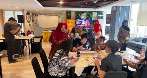 Bangga Berbatik, Lestarikan Warisan Budaya Indonesia : Kolaborasi Antara ISIK Dengan Dafam Pacific Caesar Surabaya