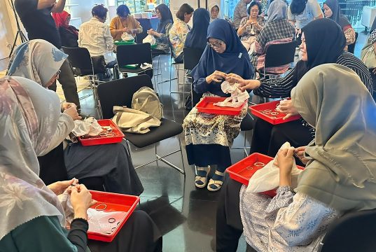 ARTOTEL Grand Prima Surabaya Hadirkan “Shibori Stories”, Padukan Kreativitas Batik dan Aksi Berkelanjutan Lewat The Art of Goodness