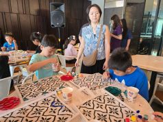 Sentuhan Warna dan Keceriaan, Anak-Anak Eksplorasi Batik Dalam Workshop di Ascott Waterplace Surabaya
